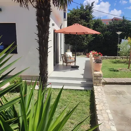 בית הארחה Maella Garden זאדאר